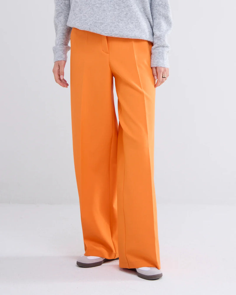 Wide-leg trousers with elasticated waistband